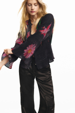 Bluza cu flori pixelate