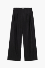 Pantaloni negri cu pense