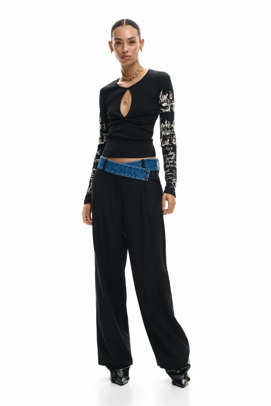 Bluza cu deschidere si inscriptie