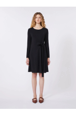 ROCHIE NEAGRA, PETRECUTA