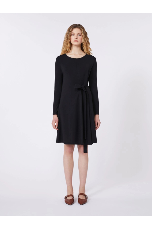 ROCHIE NEAGRA, PETRECUTA