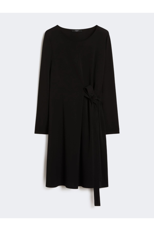 ROCHIE NEAGRA, PETRECUTA