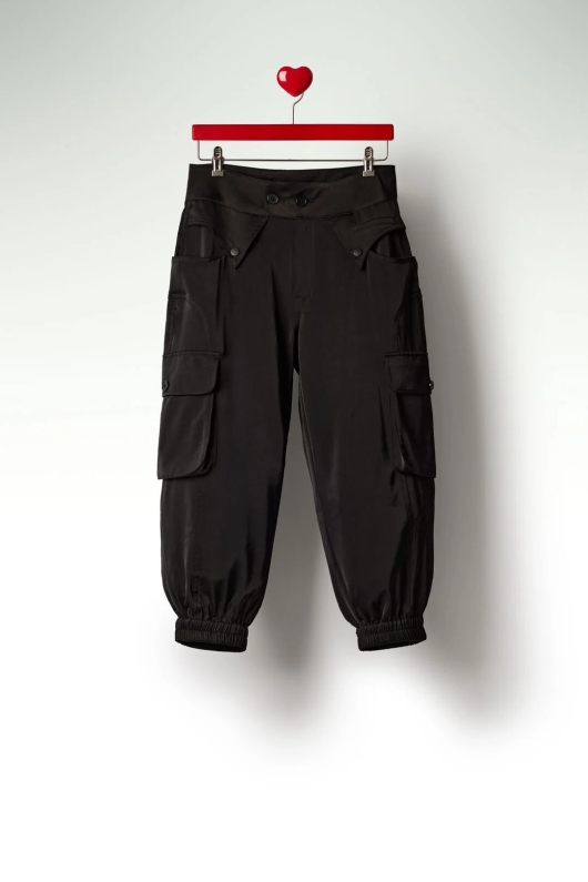 Pantaloni negri, satinati, 3/4 cargo