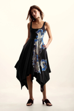 Rochie asimetrica, creata de Mr. Christian Lacroix