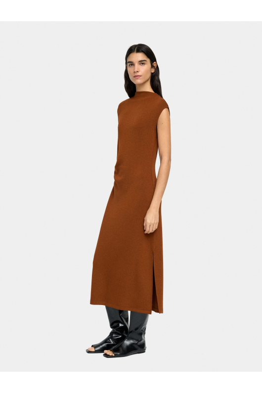 ROCHIE MARO