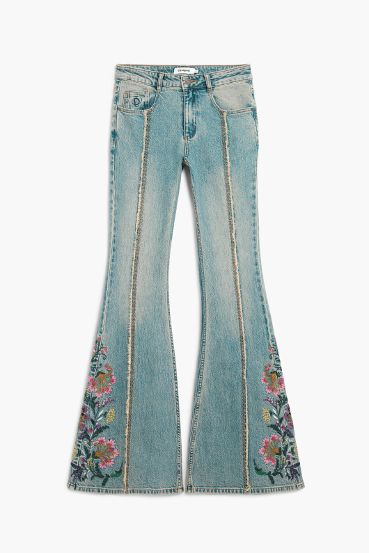 Blugi cu cusaturi florale