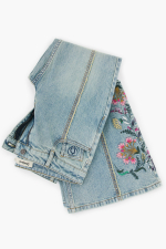 Blugi cu cusaturi florale