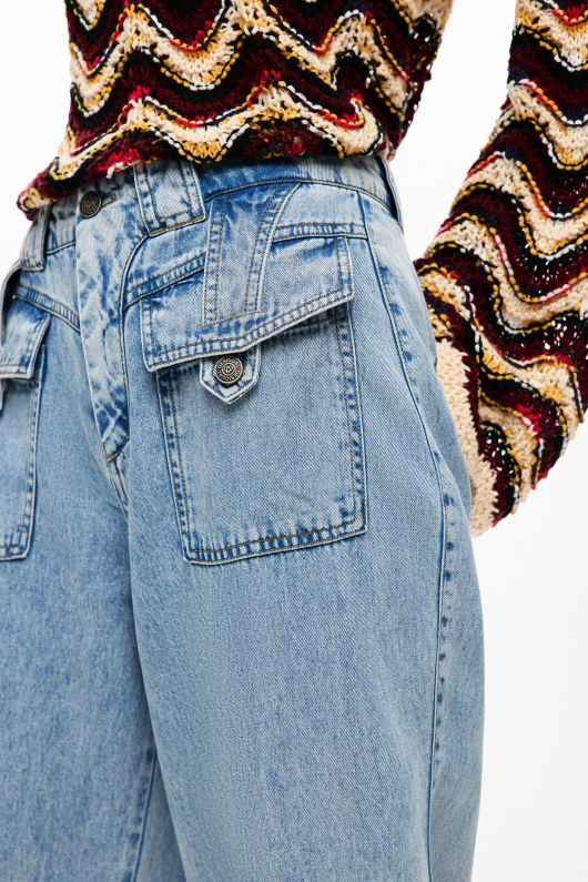 Pantaloni jogger din denim