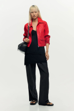 Geaca rosie cu efect de piele