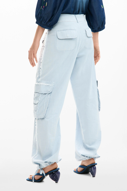 Pantaloni cargo cu buzunare