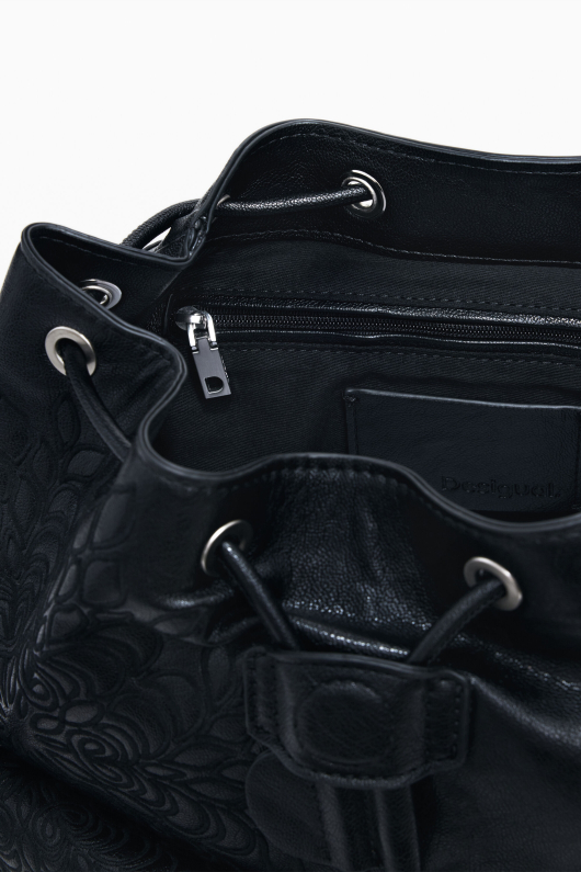 RUCSAC NEGRU