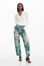 PANTALONI DENIM CU PRINT FLORAL