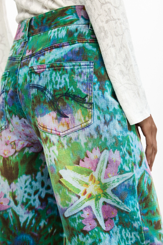 PANTALONI DENIM CU PRINT FLORAL