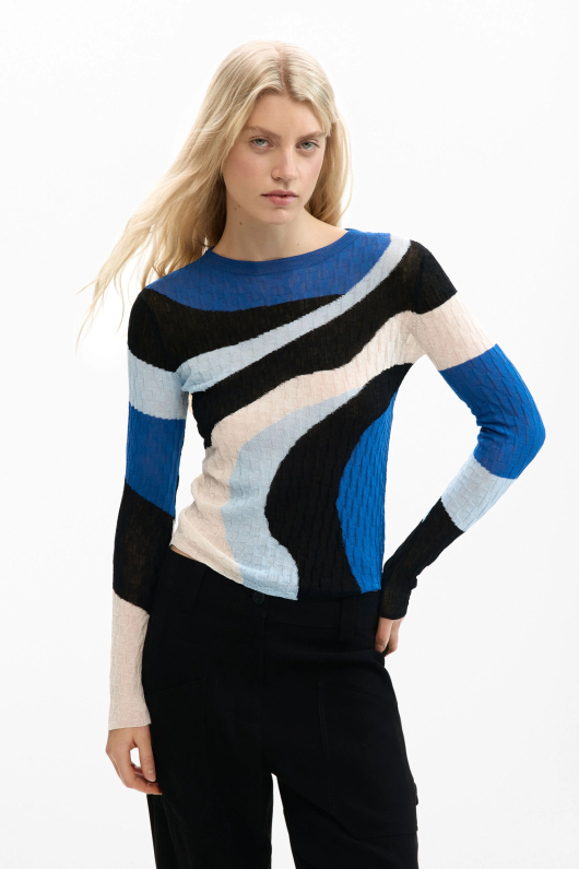 Pulover tricotat cu dungi