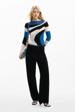 Pulover tricotat cu dungi