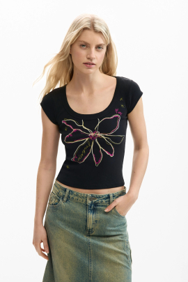 TRICOU NEGRU CU PRINT FLOARE