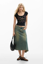 TRICOU NEGRU CU PRINT FLOARE
