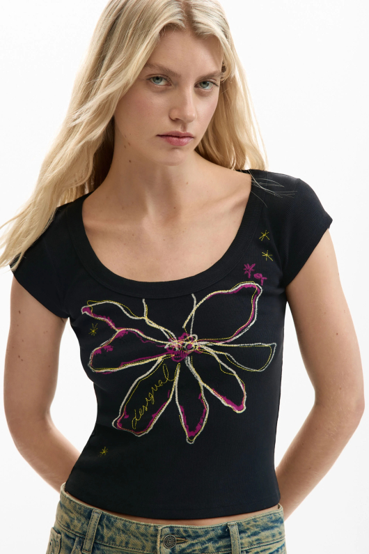 TRICOU NEGRU CU PRINT FLOARE