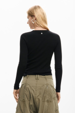 BLUZA NEAGRA CU BRODERIE INIMA
