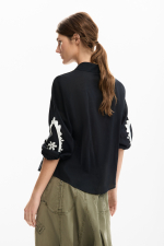 CAMASA NEAGRA CU BRODERIE