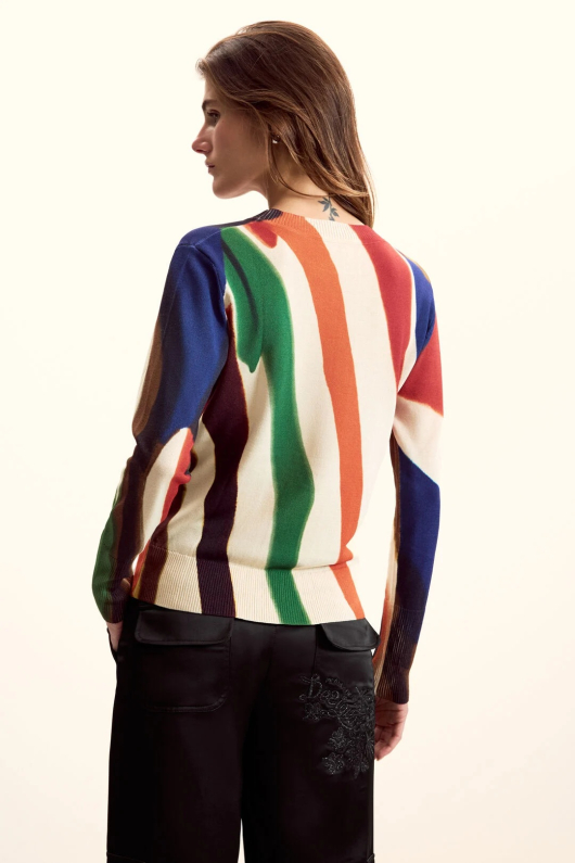 Pulover creat de mr. Christian Lacroix