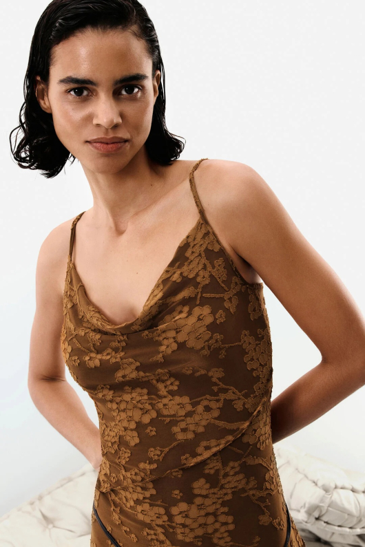 Rochie asimetrica cu bretele