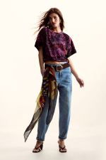 Tricou etnic creat de Mr. Christian Lacroix