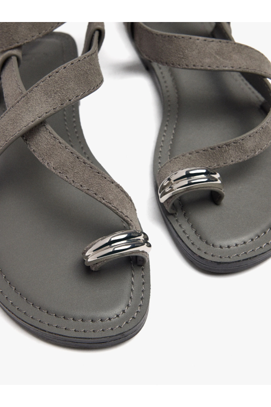 SANDALE DIN PIELE