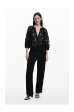BLUZA NEAGRA DIN DANTELA