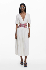 ROCHIE LUNGA BEJ CU BRODERIE