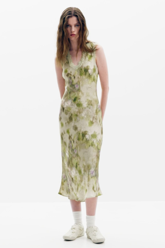 ROCHIE SATINATA CU BRODERIE