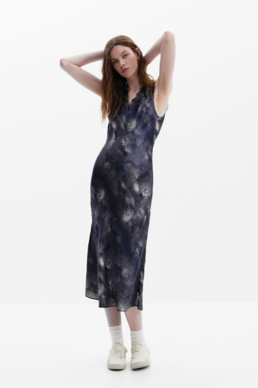 ROCHIE SATINATA CU BRODERIE