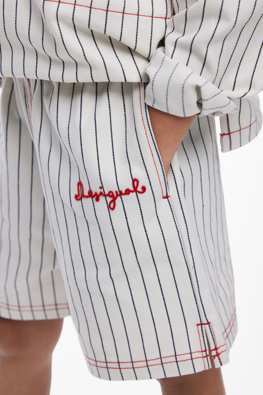 Pantalon scurt cu dungi