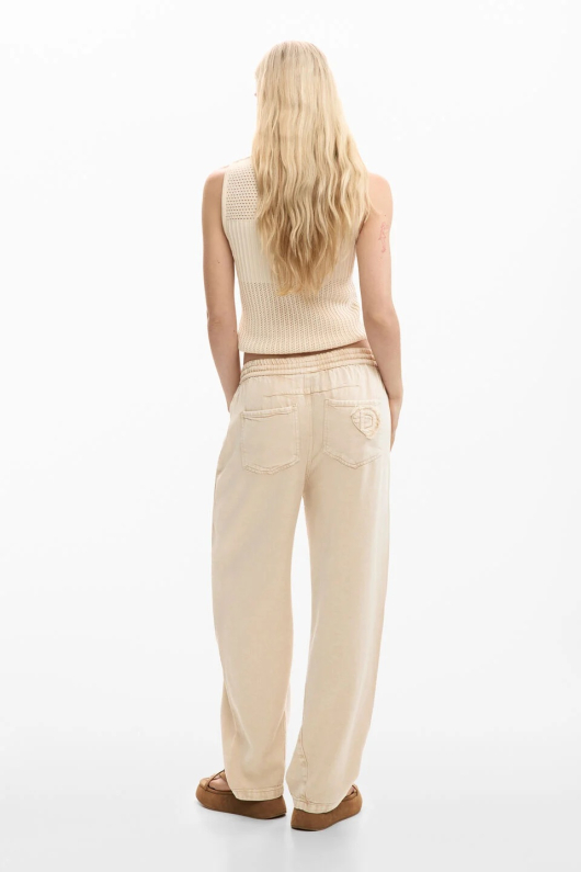 Blugi lejeri cu efect uzat