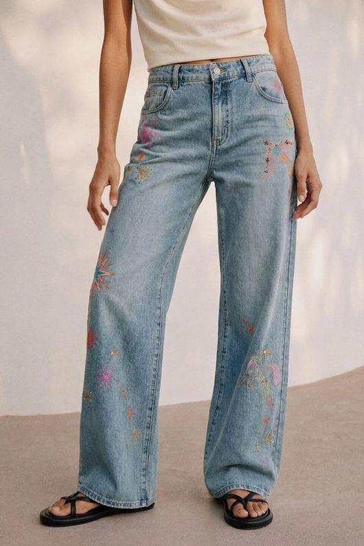Pantaloni din denim imprimati