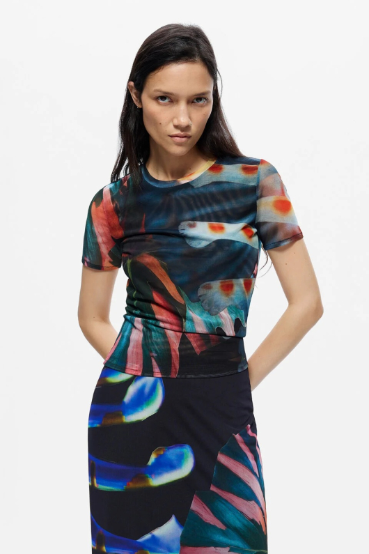 Tricou creat de mr. Christian Lacroix