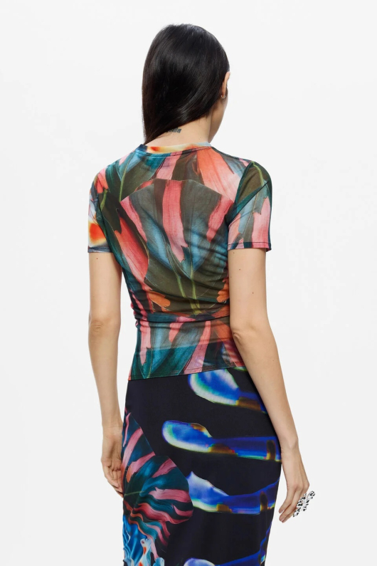 Tricou creat de mr. Christian Lacroix