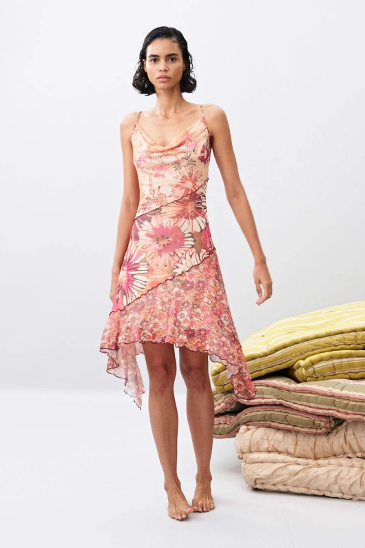 Rochie asimetrica