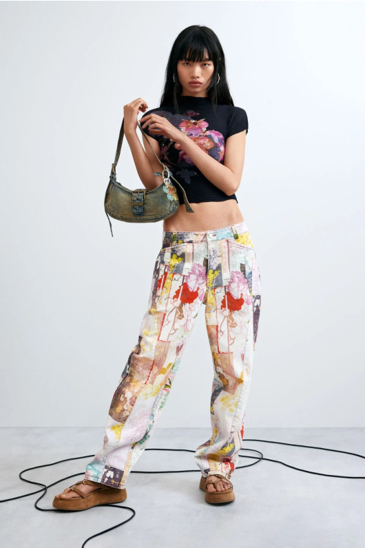 PANTALONI DENIM CU PRINT FLORAL