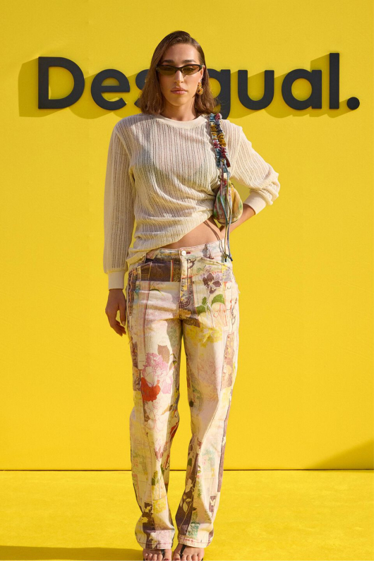 PANTALONI DENIM CU PRINT FLORAL