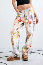PANTALONI DENIM CU PRINT FLORAL