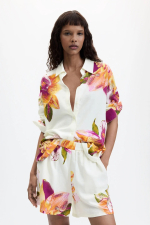 PANTALONI SCURTI, ALBI CU PRINT FLORAL