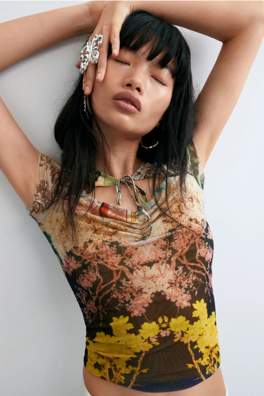 TRICOU DIN TULL CU PRINT FLORAL
