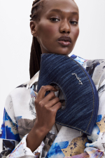 GEANTA DENIM IN FORMA DE BUZE
