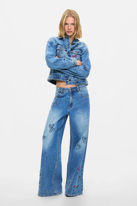 PANTALONI DENIM CU APLICATII