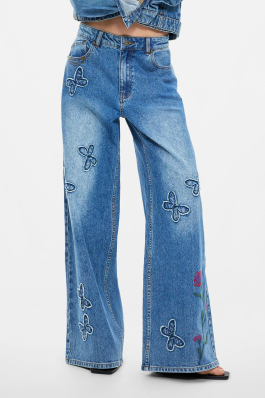 PANTALONI DENIM CU APLICATII