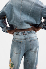 PANTALONI DENIM CU APLICATII