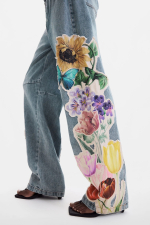PANTALONI DENIM CU APLICATII