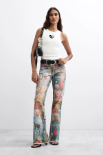 Pantaloni denim cu print