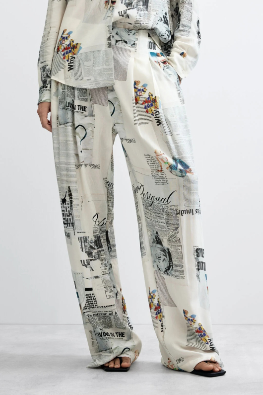 PANTALONI SUBTIRI CU PRINT NEWSPAPPER